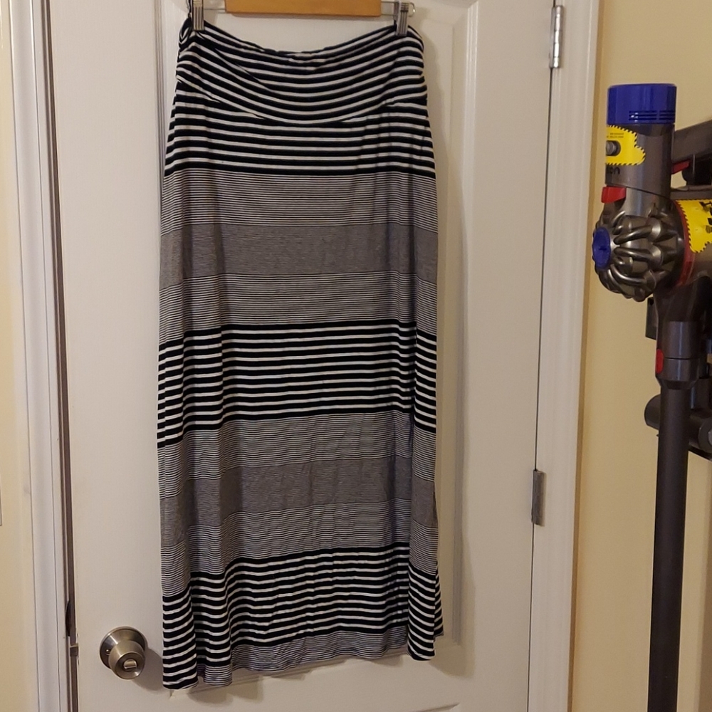 Long black maxi skirt